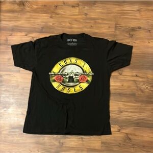 Black Guns N’ Roses T-shirt size large men’s